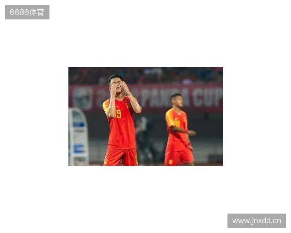 直播吧：邵佳一观摩熊猫杯考察球员，国足可能年底或明年初集中